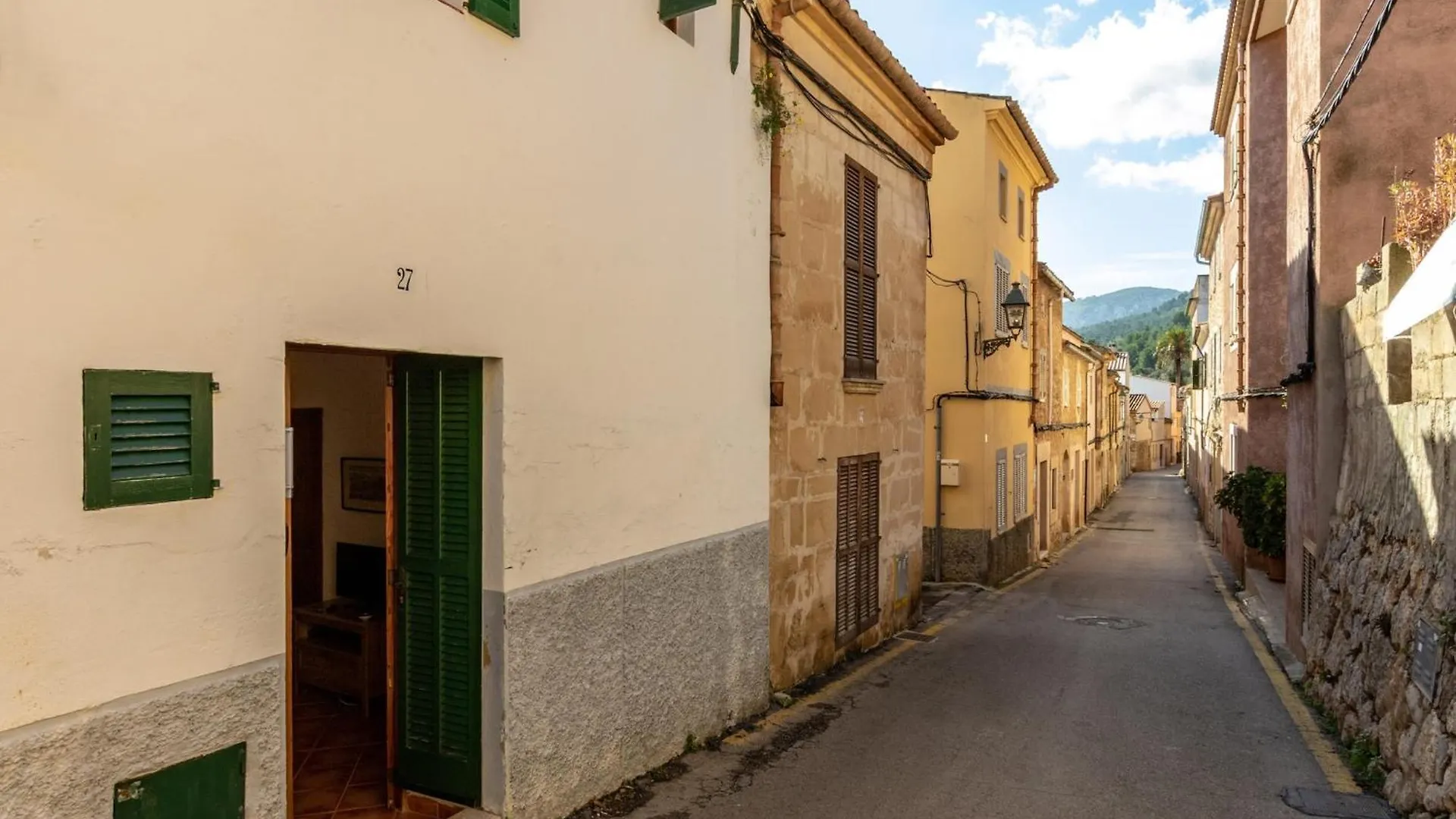 Amazing Villa In Pollensa With Patio Apartment Pollenca